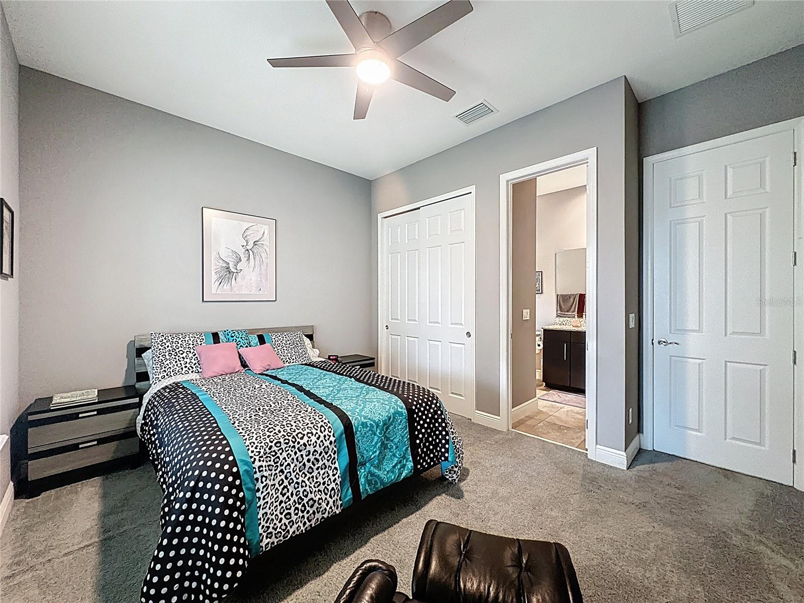 CASCADES OF GROVELAND (TRILOGY) - Residential