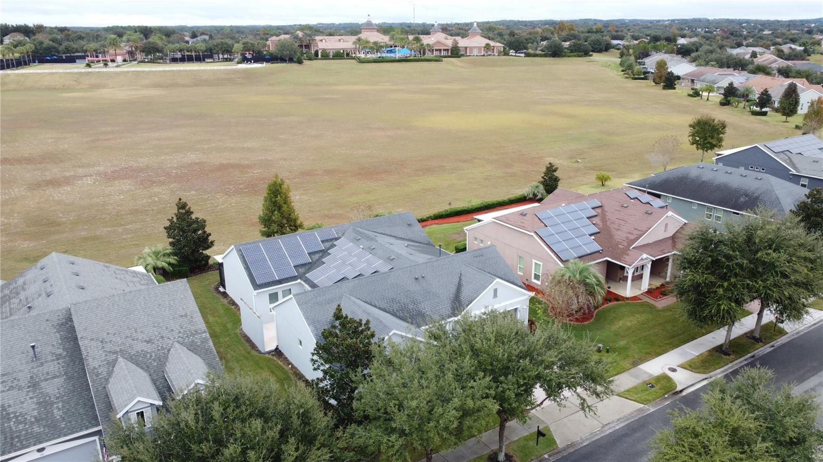 CASCADES OF GROVELAND (TRILOGY) - Residential