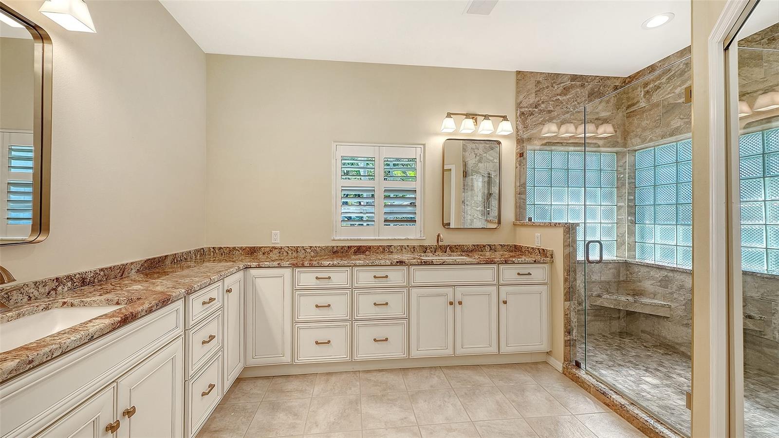 SANDRINGHAM PLACE - Residential