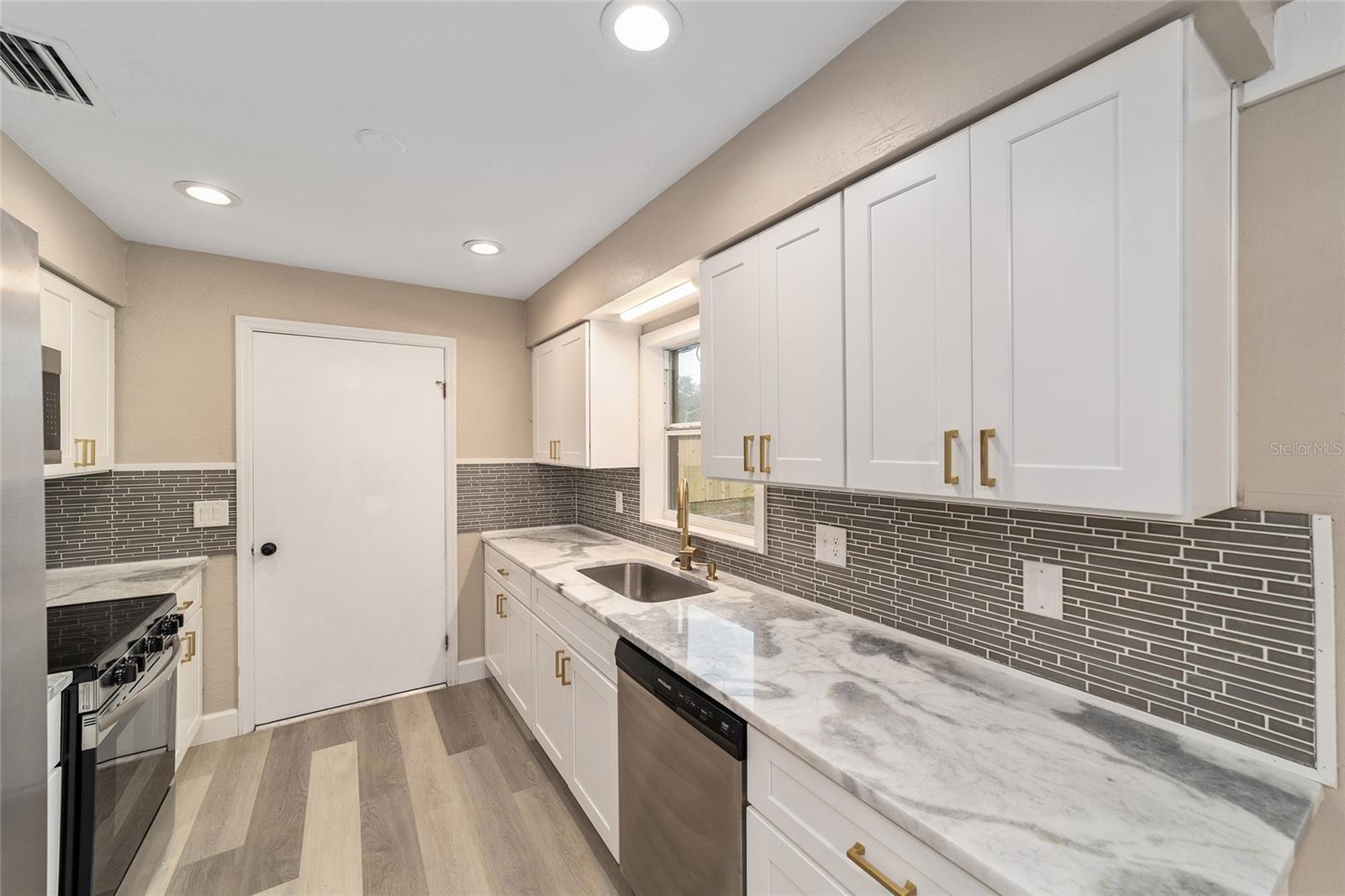 HI CLIFF HEIGHTS - Residential