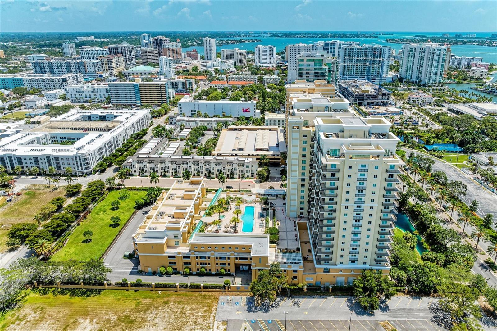 800 N TAMIAMI TRL 1010
