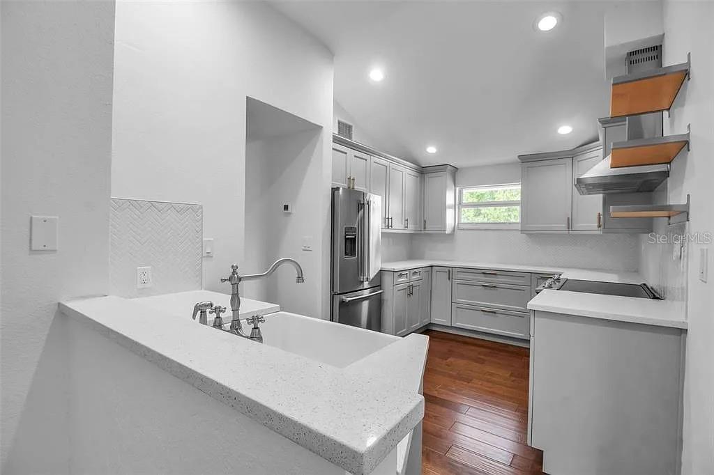 SEASIDE ASSEMBLY - Residential