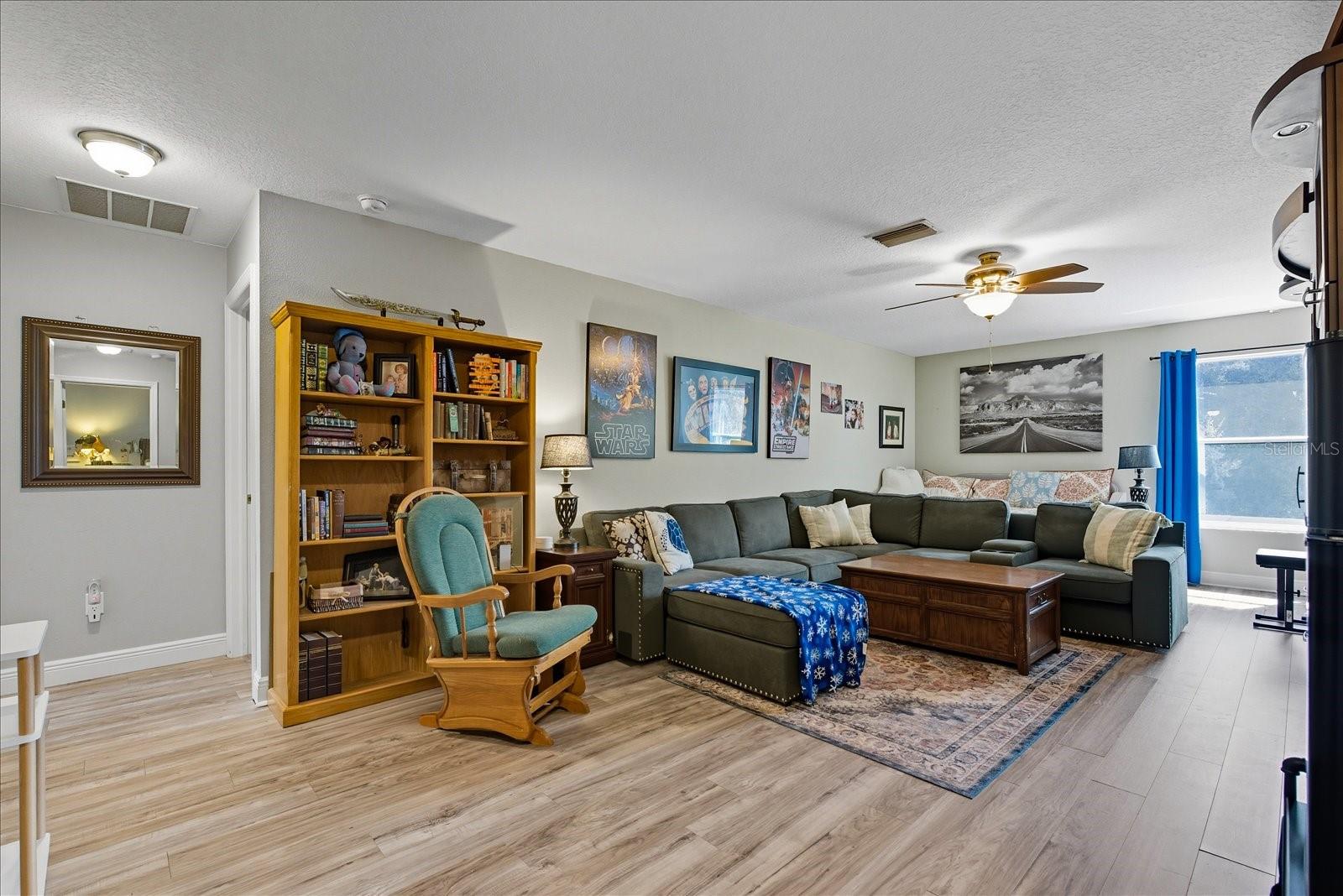 SOUTH BAY LAKES UNIT 1 - Residential