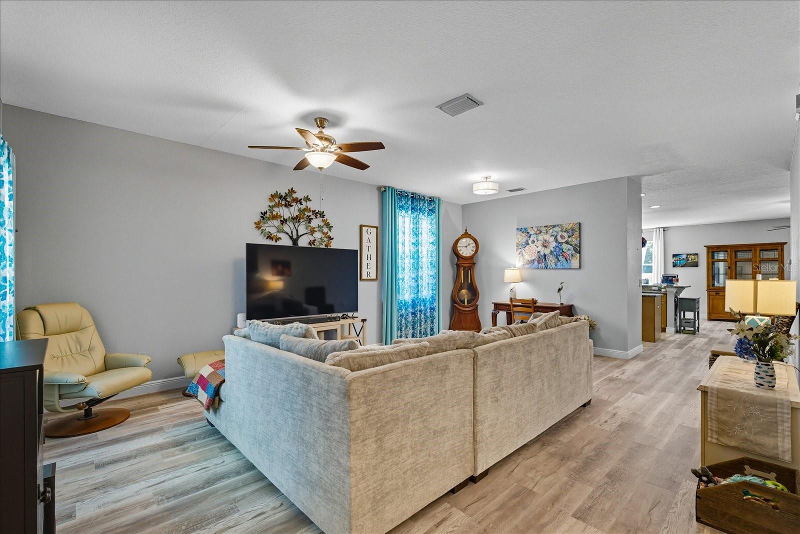 SOUTH BAY LAKES UNIT 1 - Residential