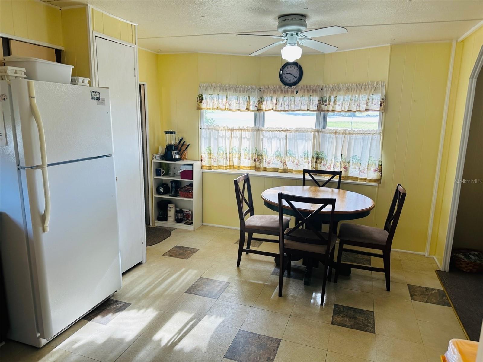 Photo 6 of 16 of 7547 HIGHPOINT BOULEVARD mobile home