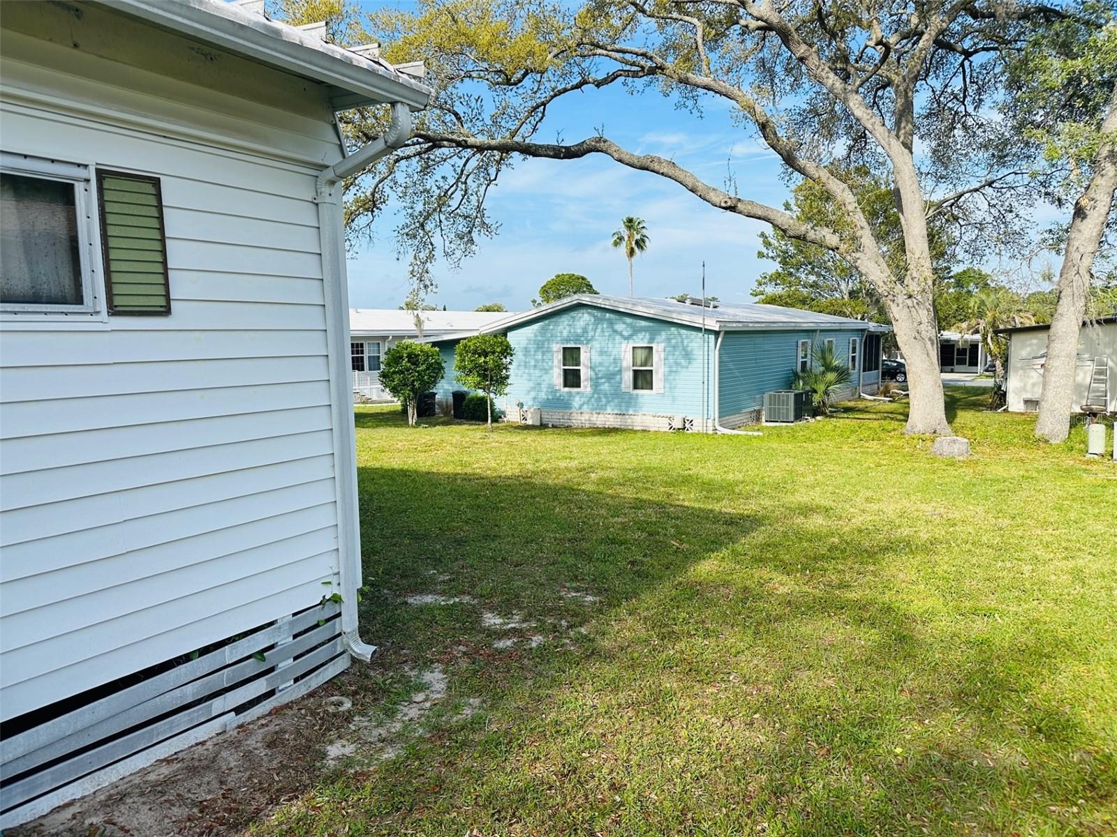 Photo 3 of 16 of 7547 HIGHPOINT BOULEVARD mobile home