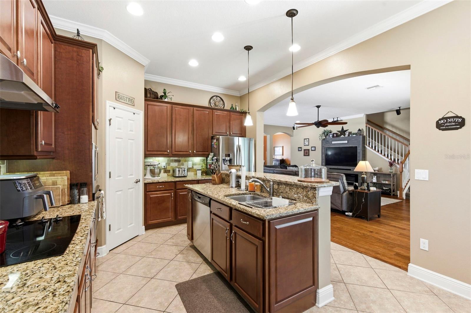 WATERS EDGE - Residential