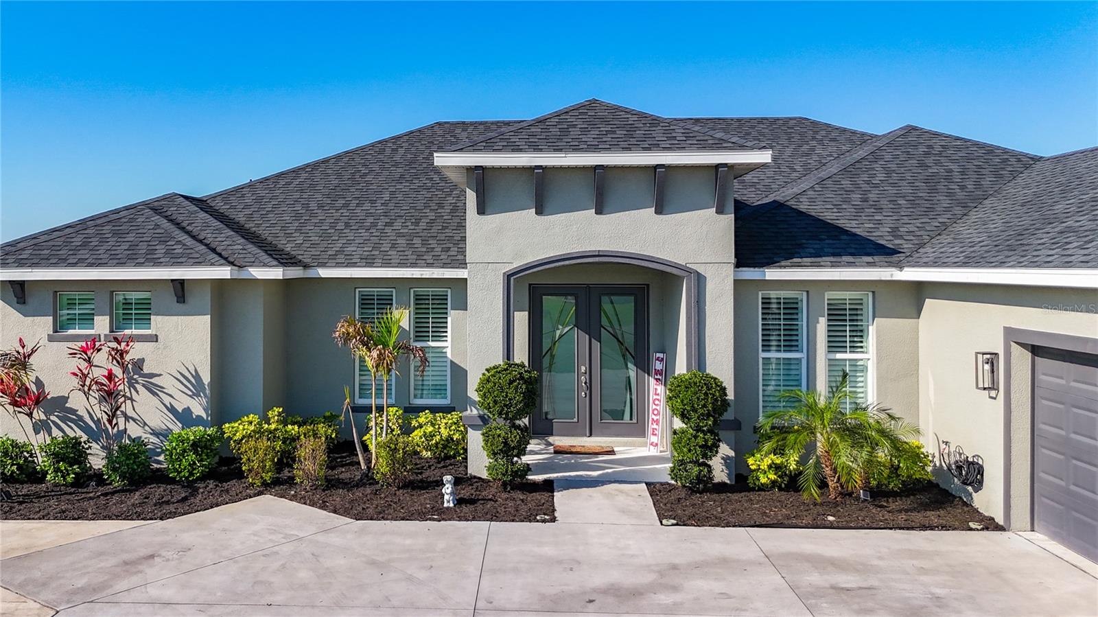 5216 LAKE VENICE DRIVE