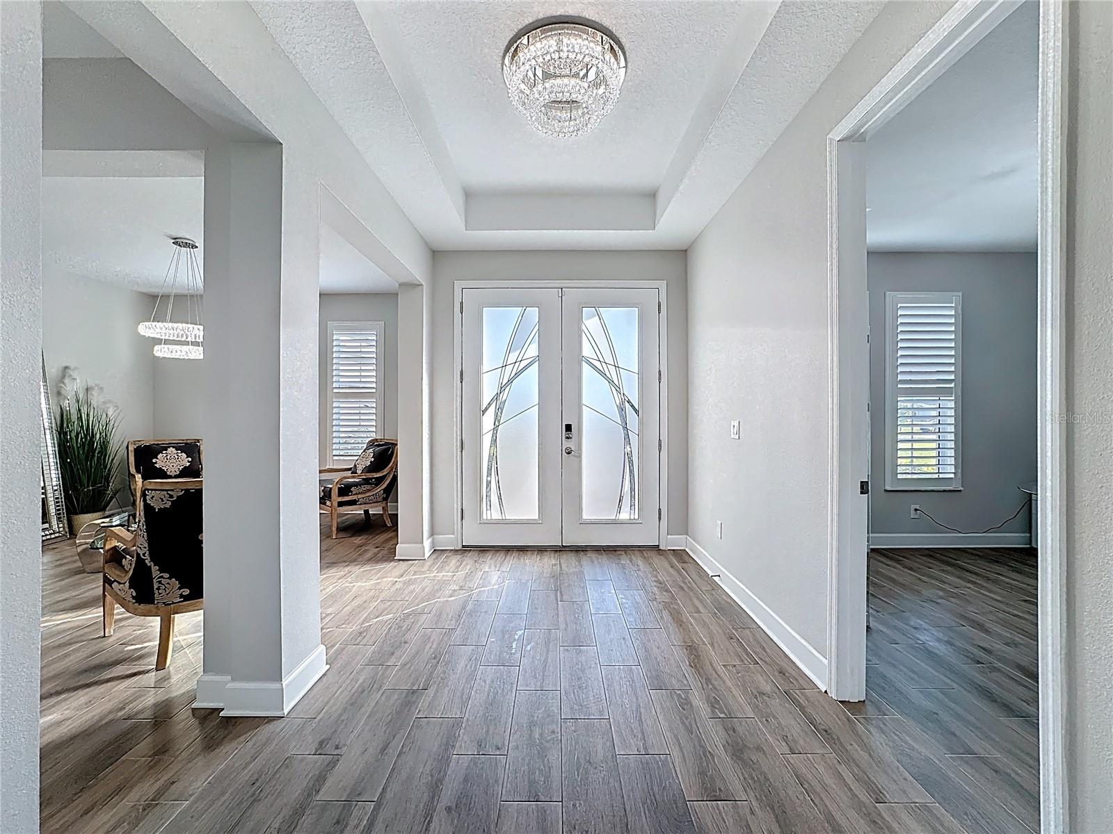 5216 LAKE VENICE DRIVE