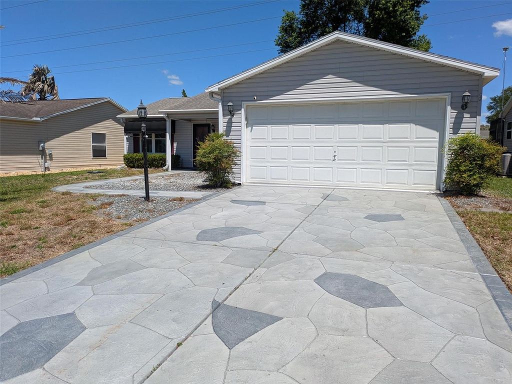 Photo of 419 Santa Clara Circle, The Villages, FL 32159 (MLS # OM722585)