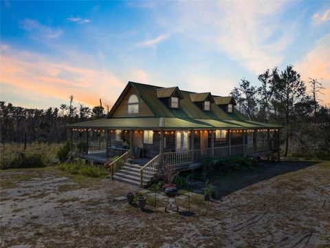 A home in CEDAR KEY