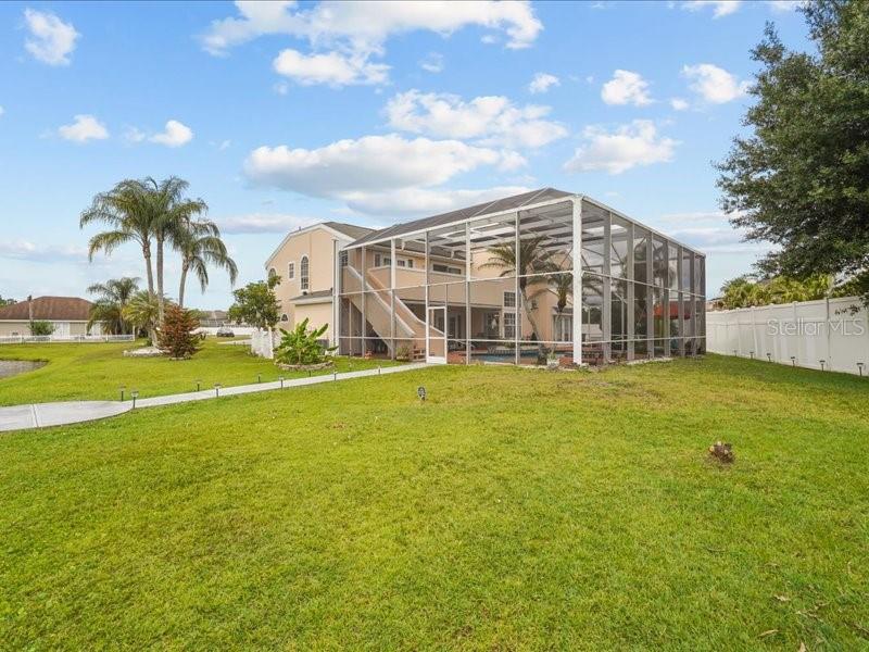 WILSHIRE OAKS - Residential