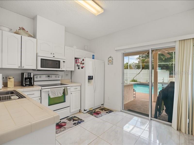WILSHIRE OAKS - Residential