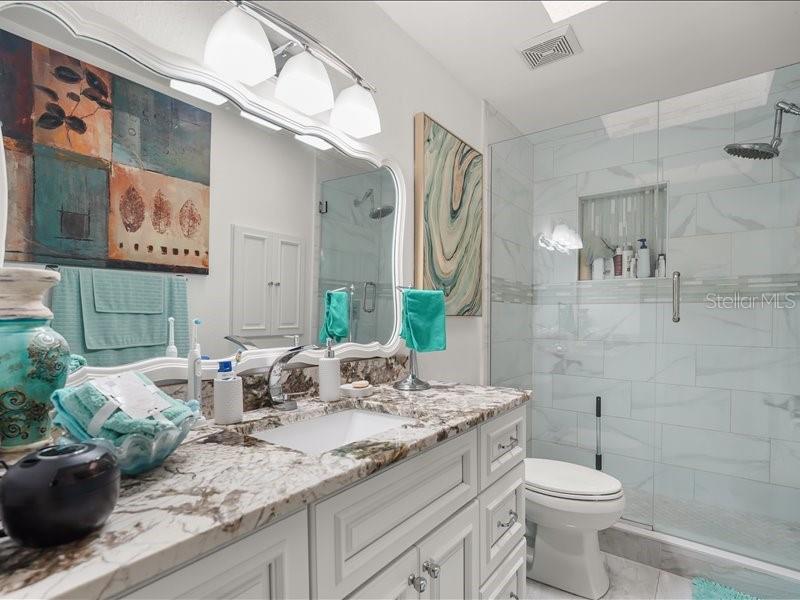 WILSHIRE OAKS - Residential