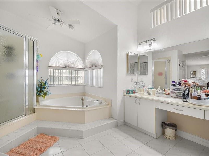 WILSHIRE OAKS - Residential