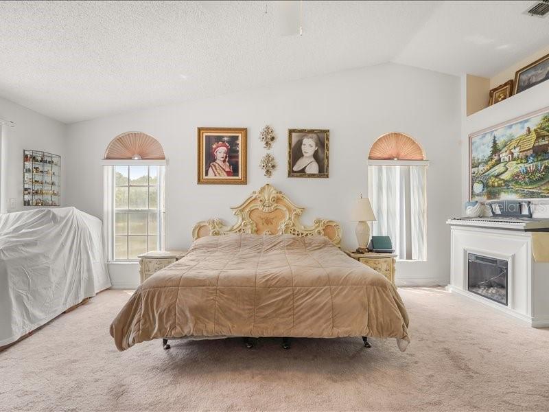 WILSHIRE OAKS - Residential