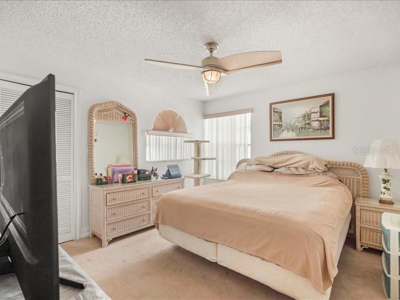 WILSHIRE OAKS - Residential