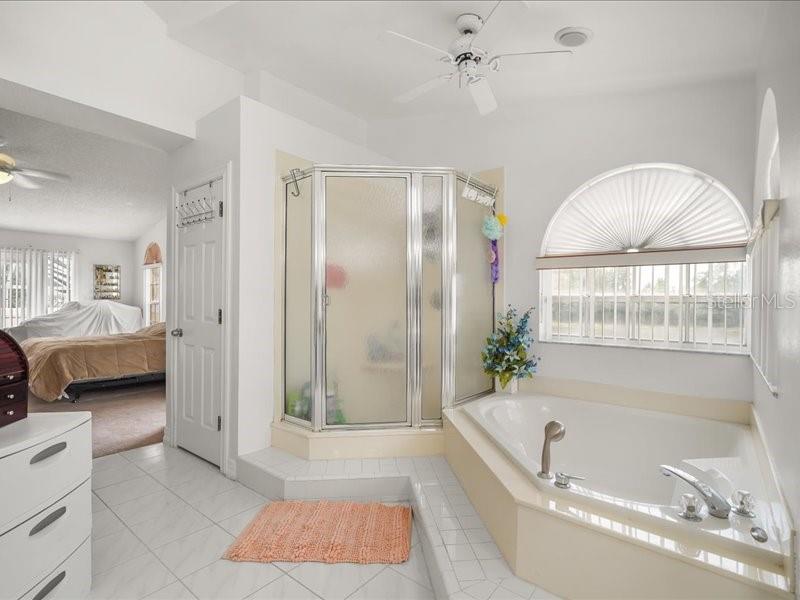 WILSHIRE OAKS - Residential