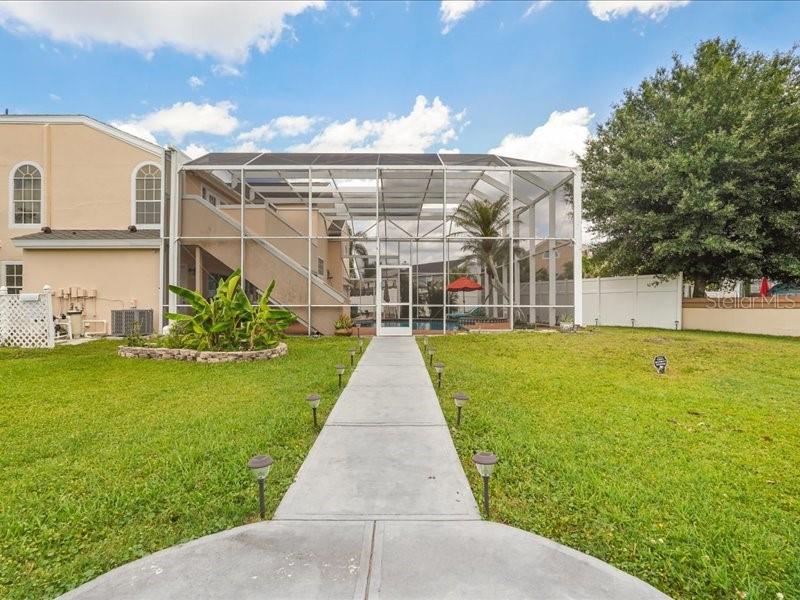WILSHIRE OAKS - Residential