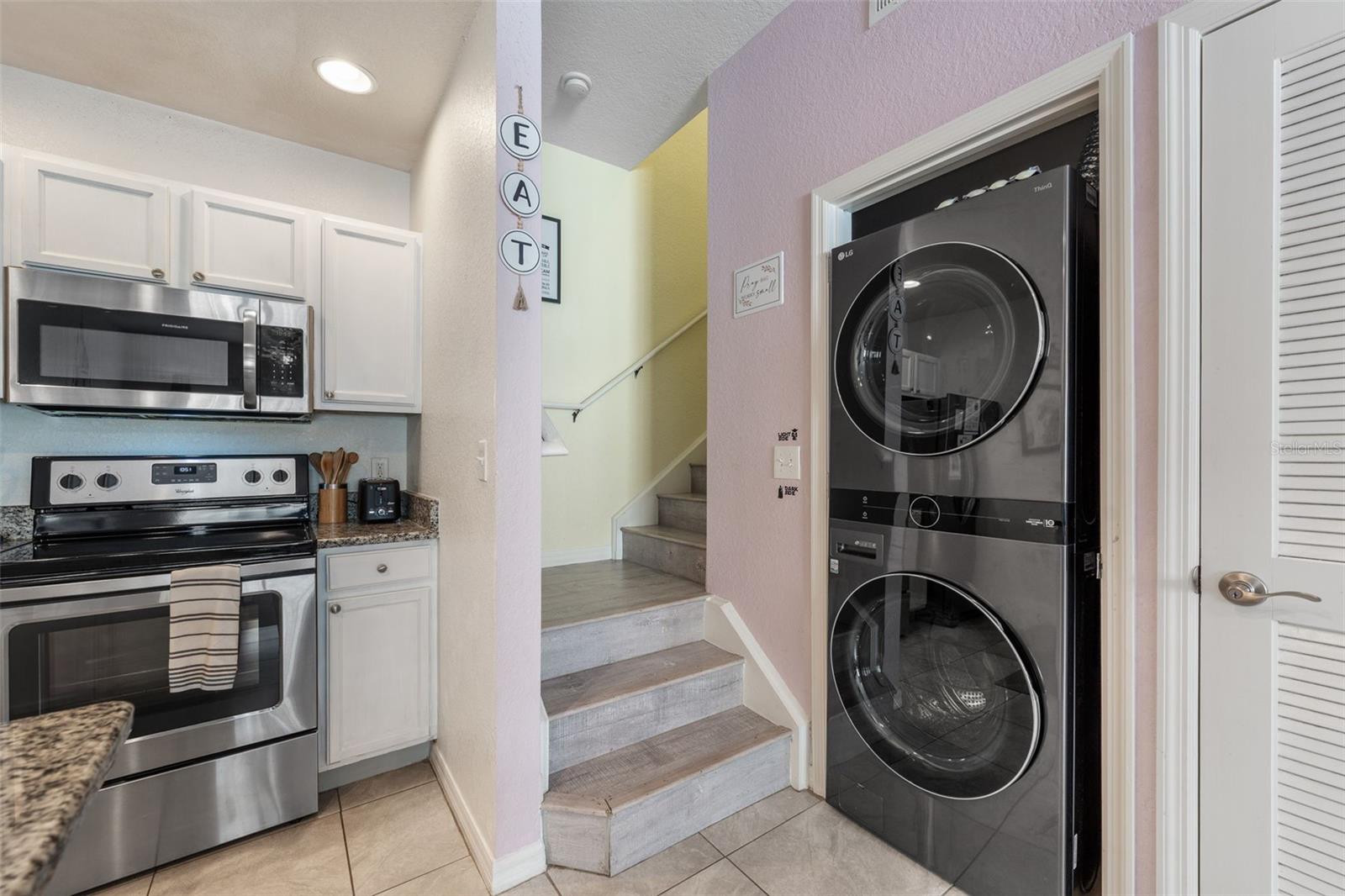 VILLAS AT SEVEN DWARFS LANE CONDO - Residential