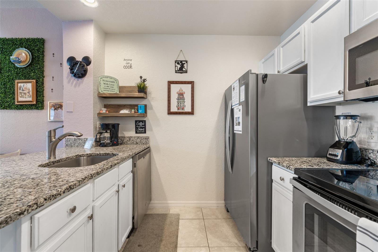 VILLAS AT SEVEN DWARFS LANE CONDO - Residential