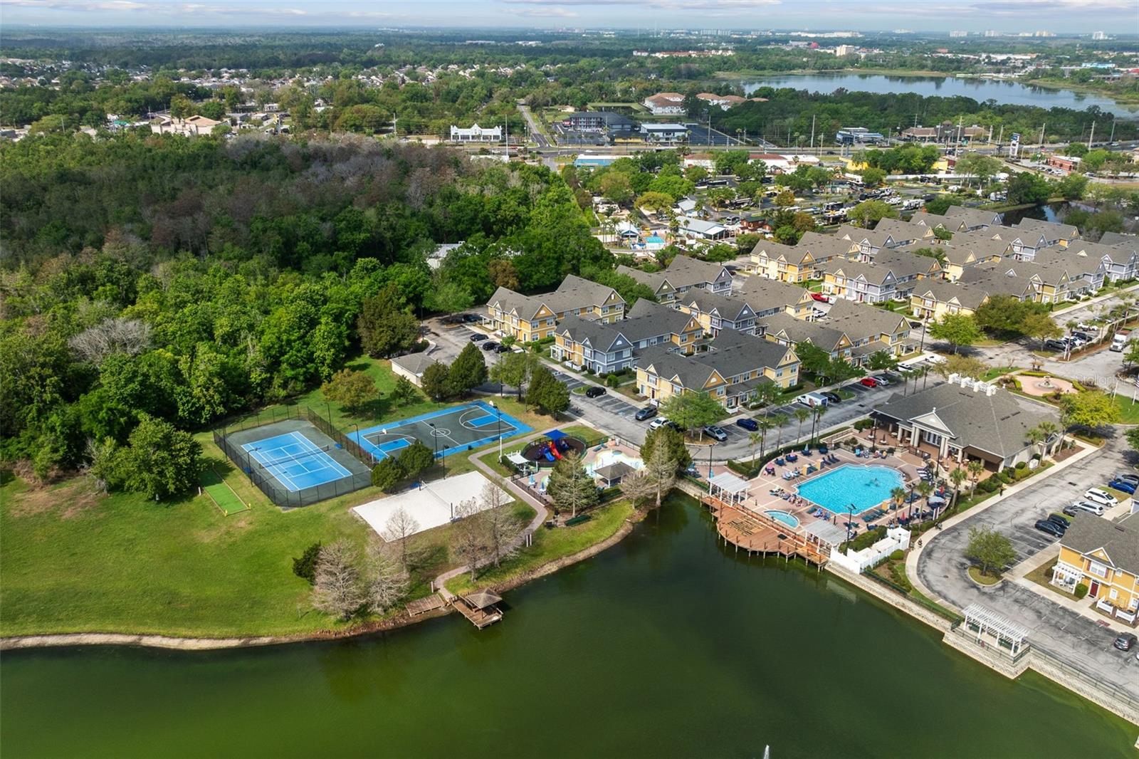 VILLAS AT SEVEN DWARFS LANE CONDO - Residential