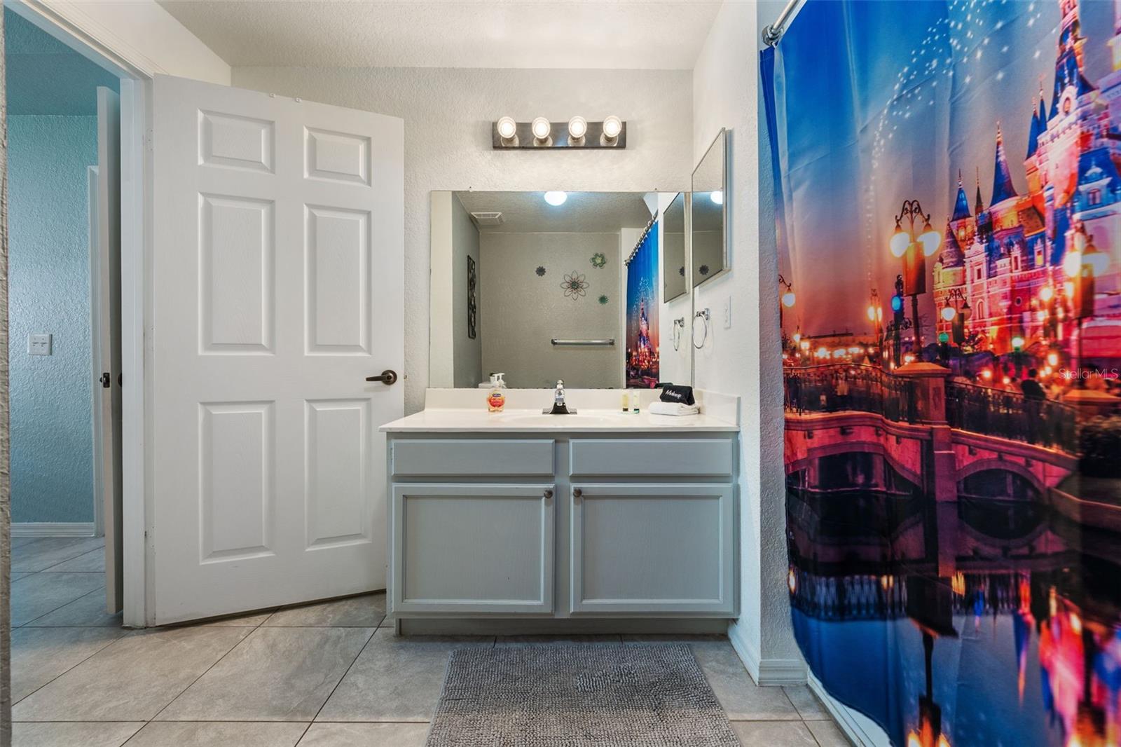 VILLAS AT SEVEN DWARFS LANE CONDO - Residential