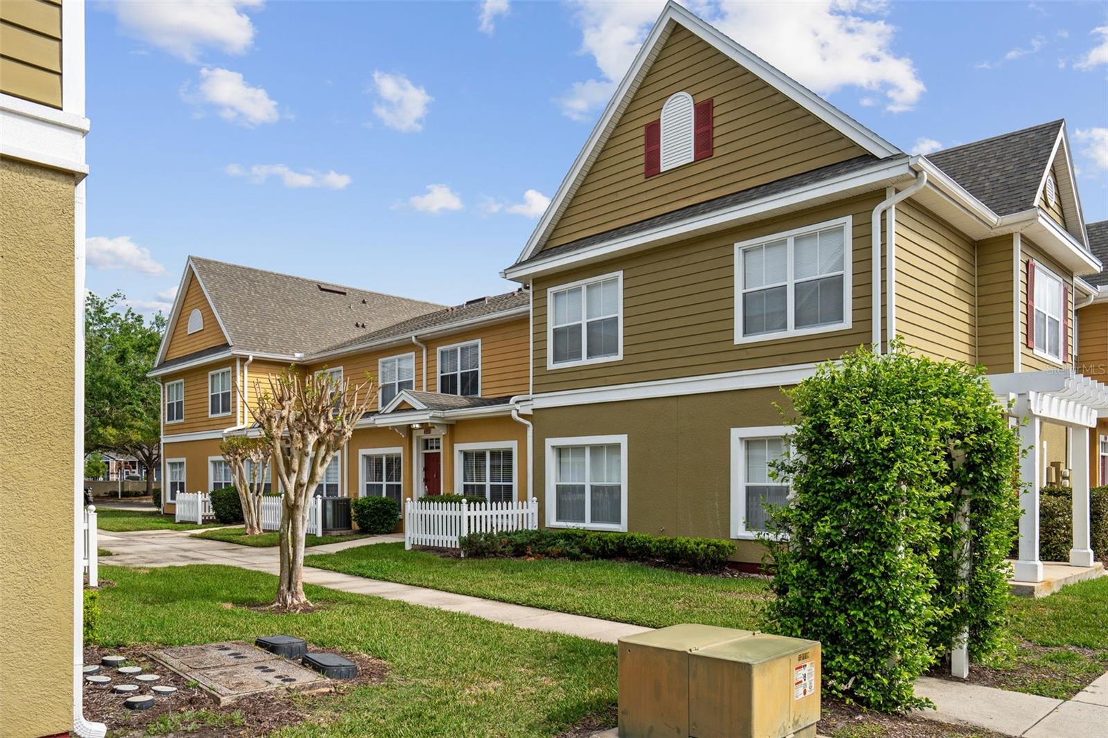 4561 YELLOWGOLD ROAD E 103