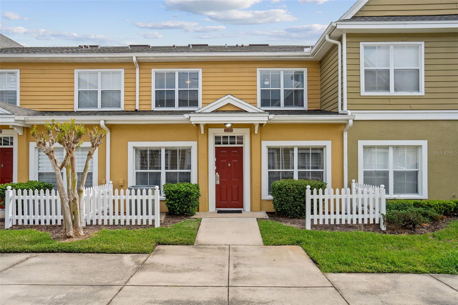 VILLAS AT SEVEN DWARFS LANE CONDO - Residential