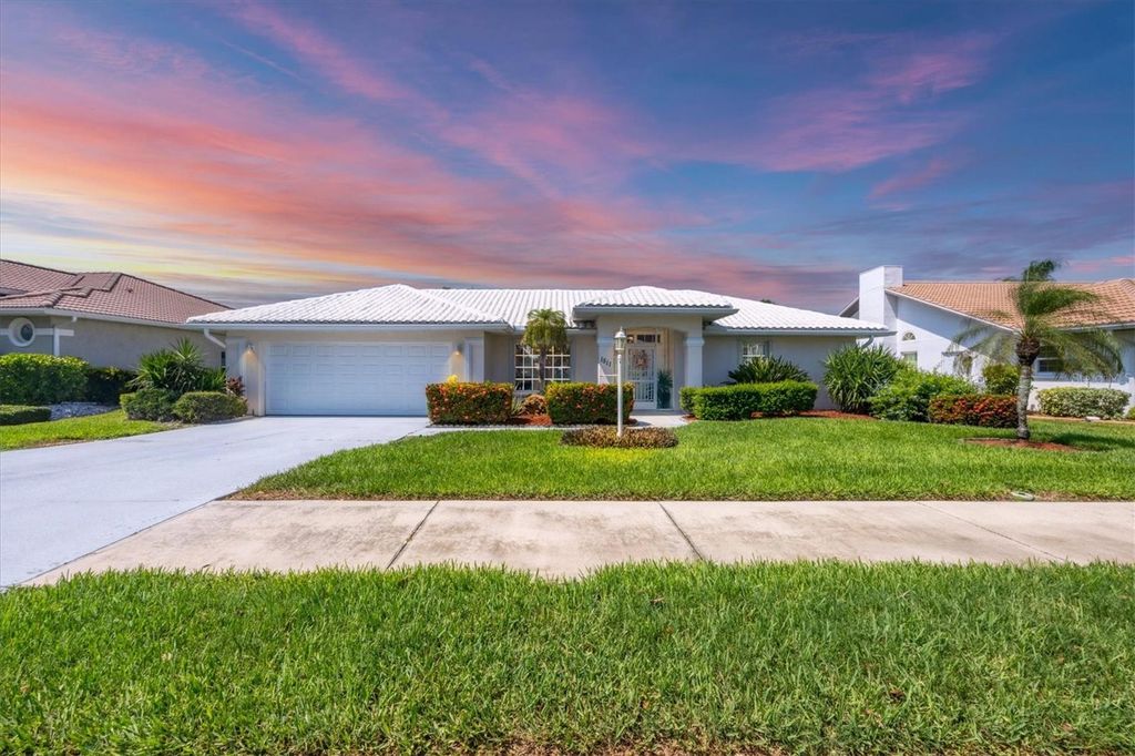 Photo of 1511 Waterford Drive, Venice, FL 34292 (MLS # A4645044)