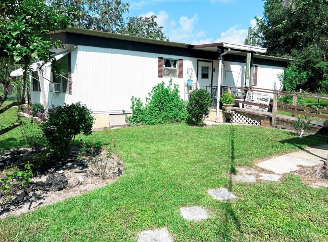 RIVER LAKES MANOR UNIT 01 - Residential