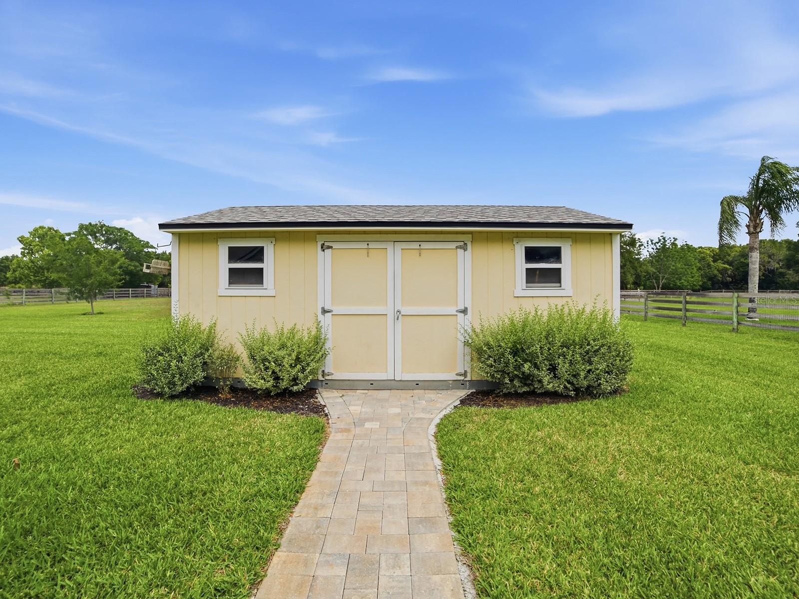 LAURELS MOUNT DORA - Residential