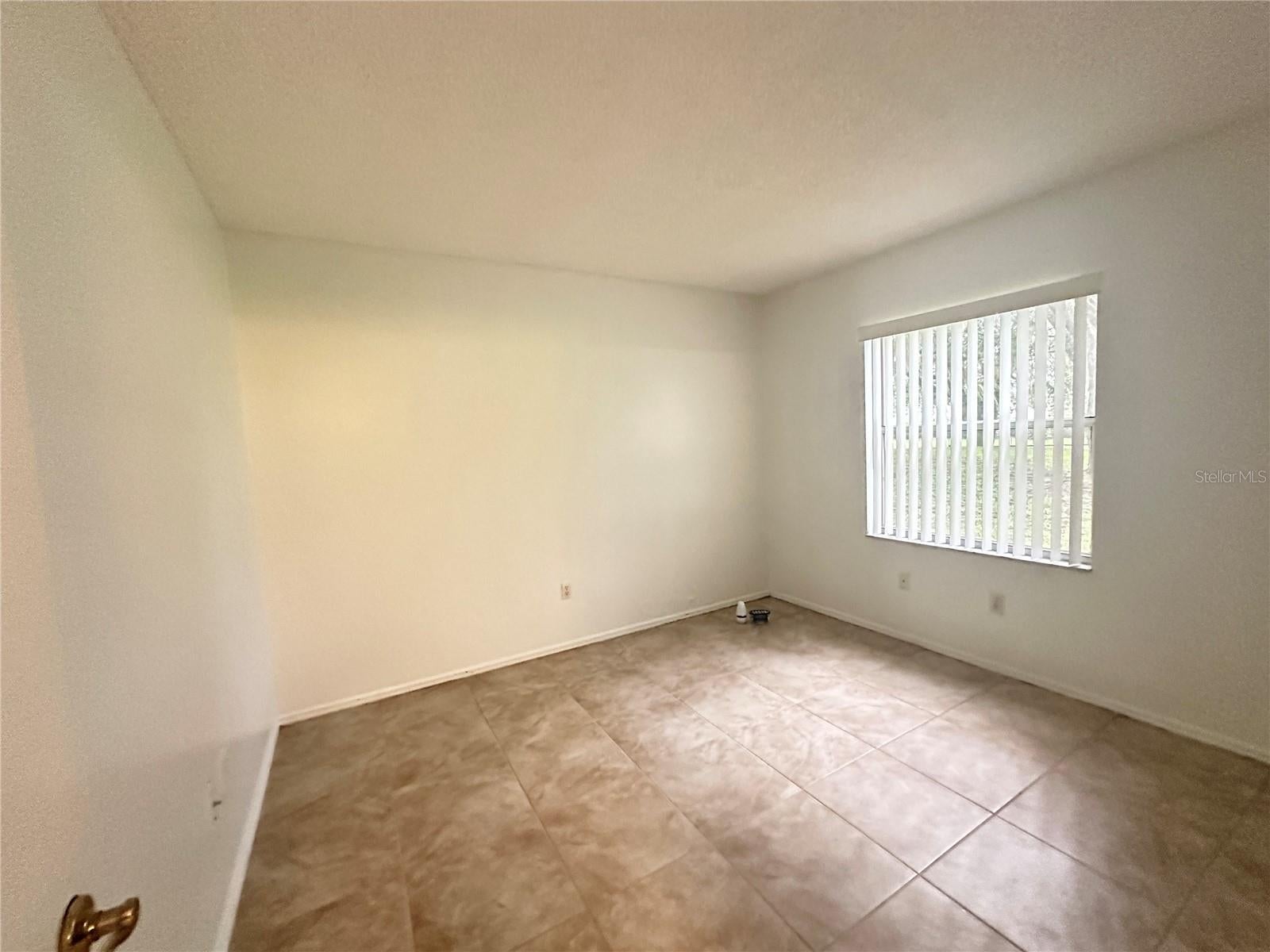 8124 FAIRWAYS CIRCLE R104