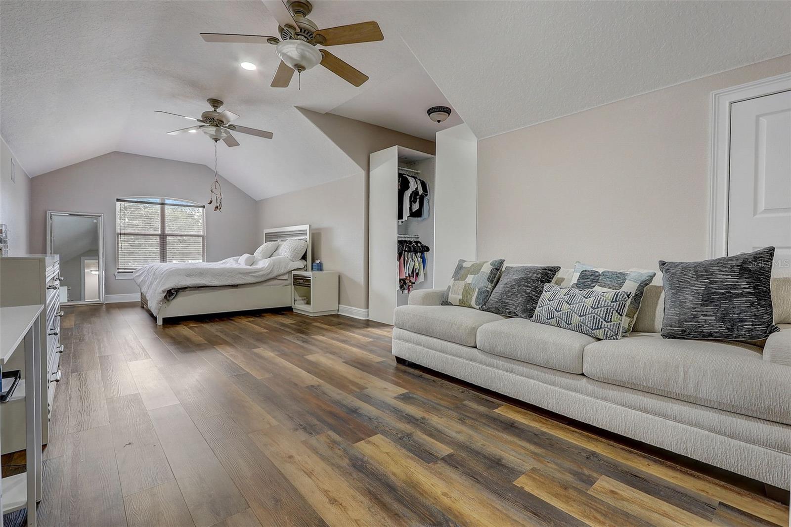 WINDSOR HILL - Residential