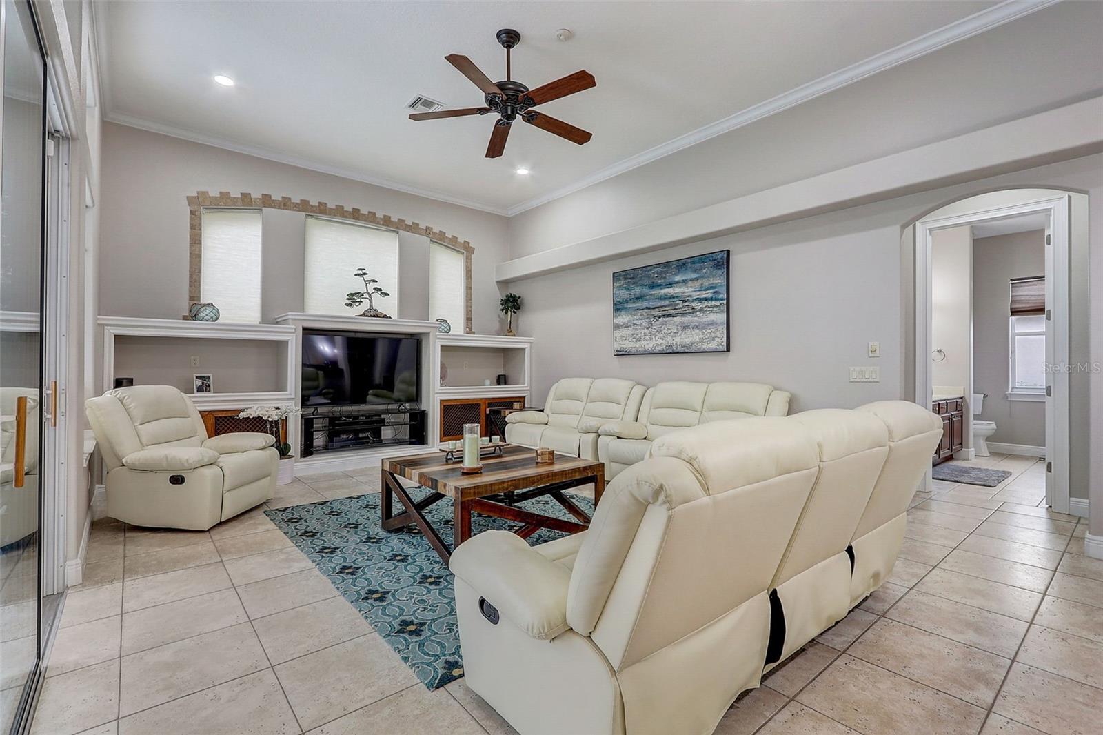 WINDSOR HILL - Residential