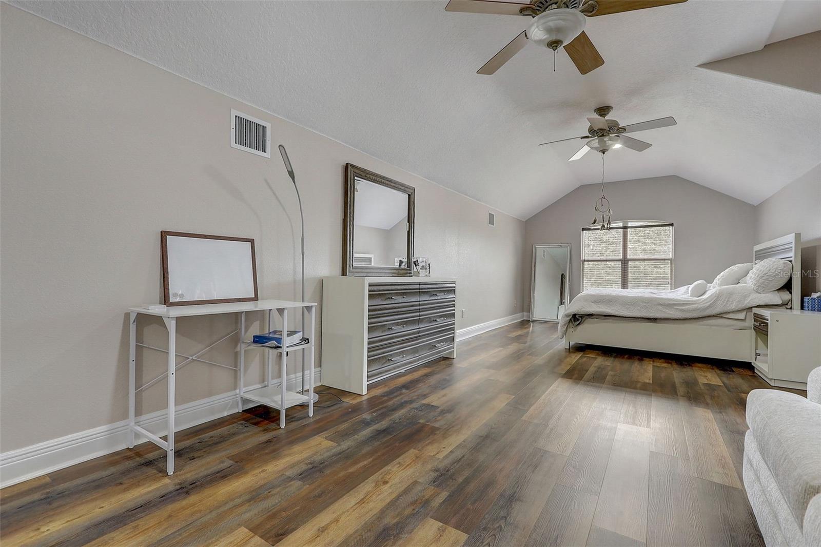 WINDSOR HILL - Residential