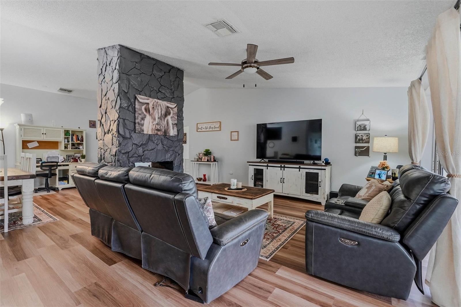 SPRING HILL - Residential