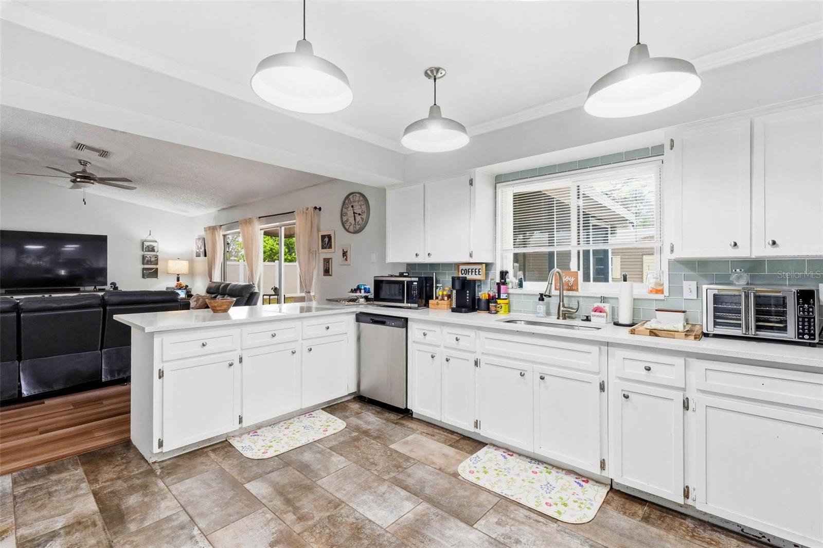 SPRING HILL - Residential