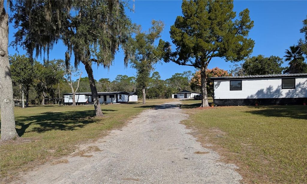 Photo of 15217 Bailey Hill Road, Brooksville, FL 34614 (MLS # W7880797)