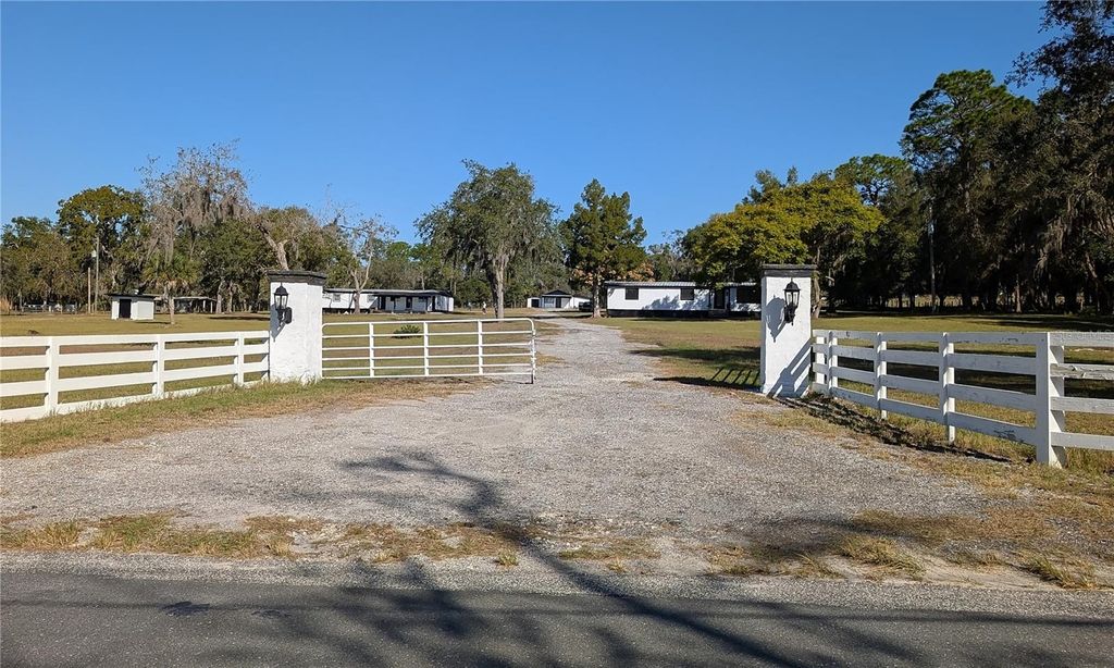 Photo of 15217 Bailey Hill Road, Brooksville, FL 34614 (MLS # W7880797)