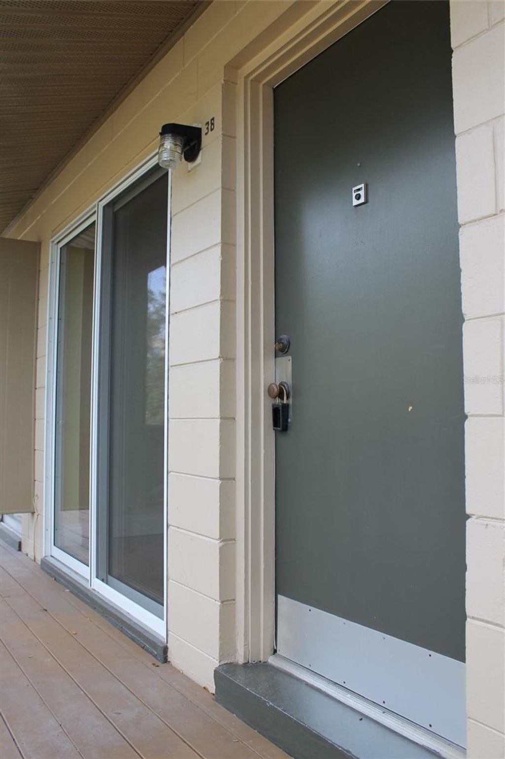 Photo of 138 W America Street #38, Orlando, FL 32801 (MLS # O6404942)