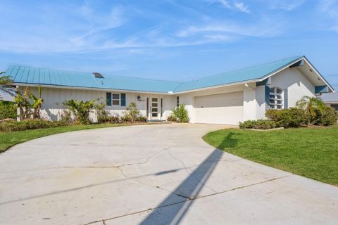 A home in PUNTA GORDA