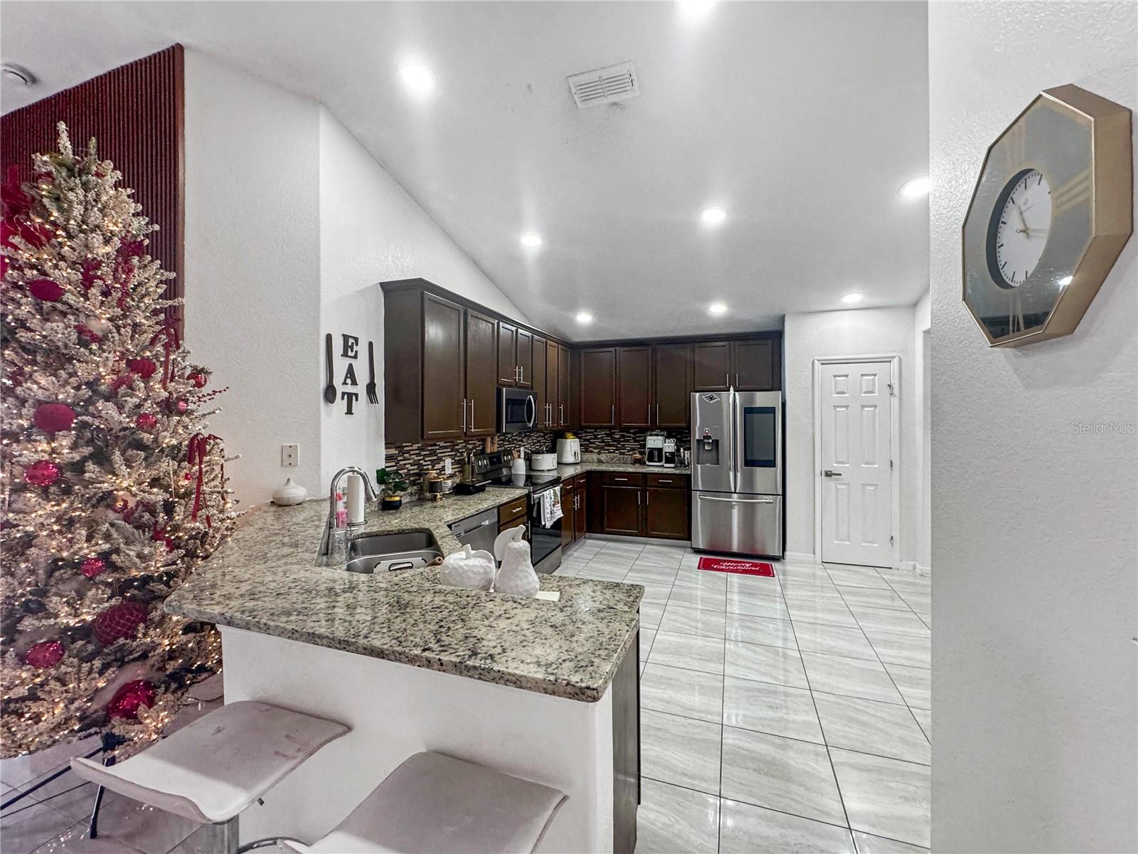 LAKE ROCHELLE ESTATES - Residential