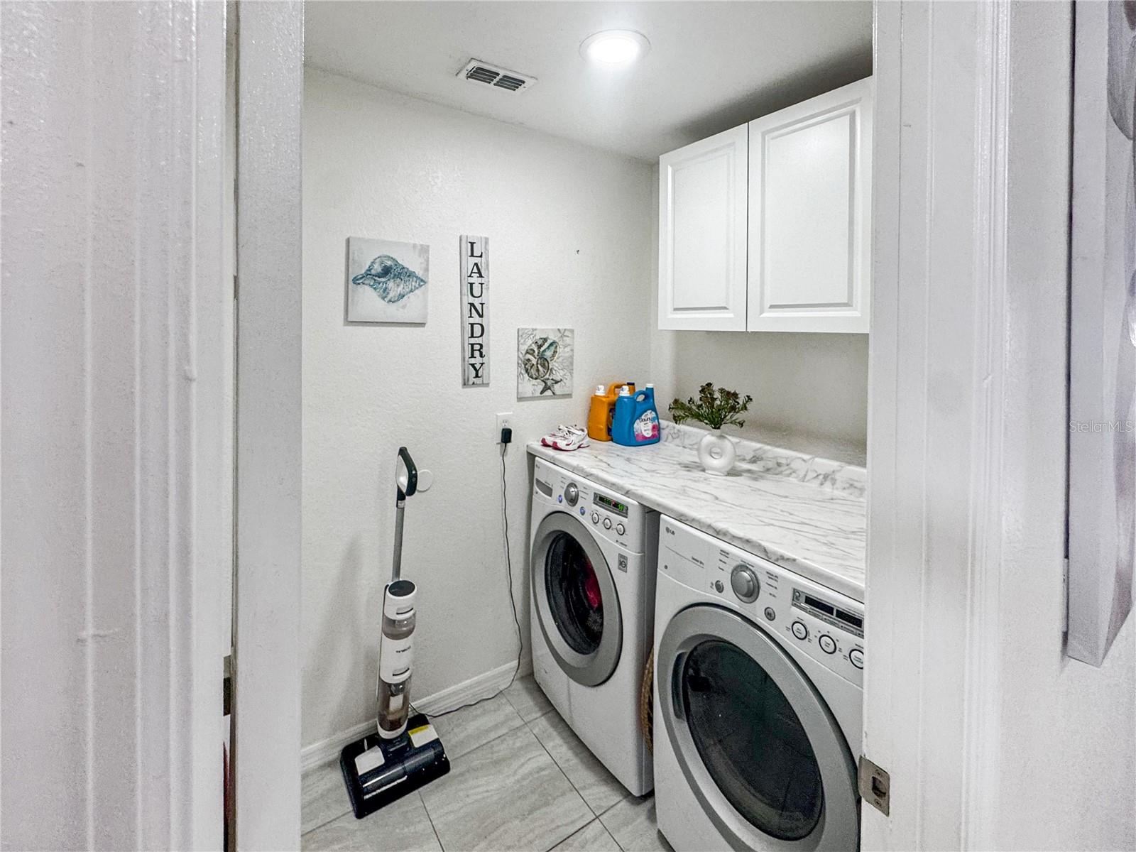 LAKE ROCHELLE ESTATES - Residential