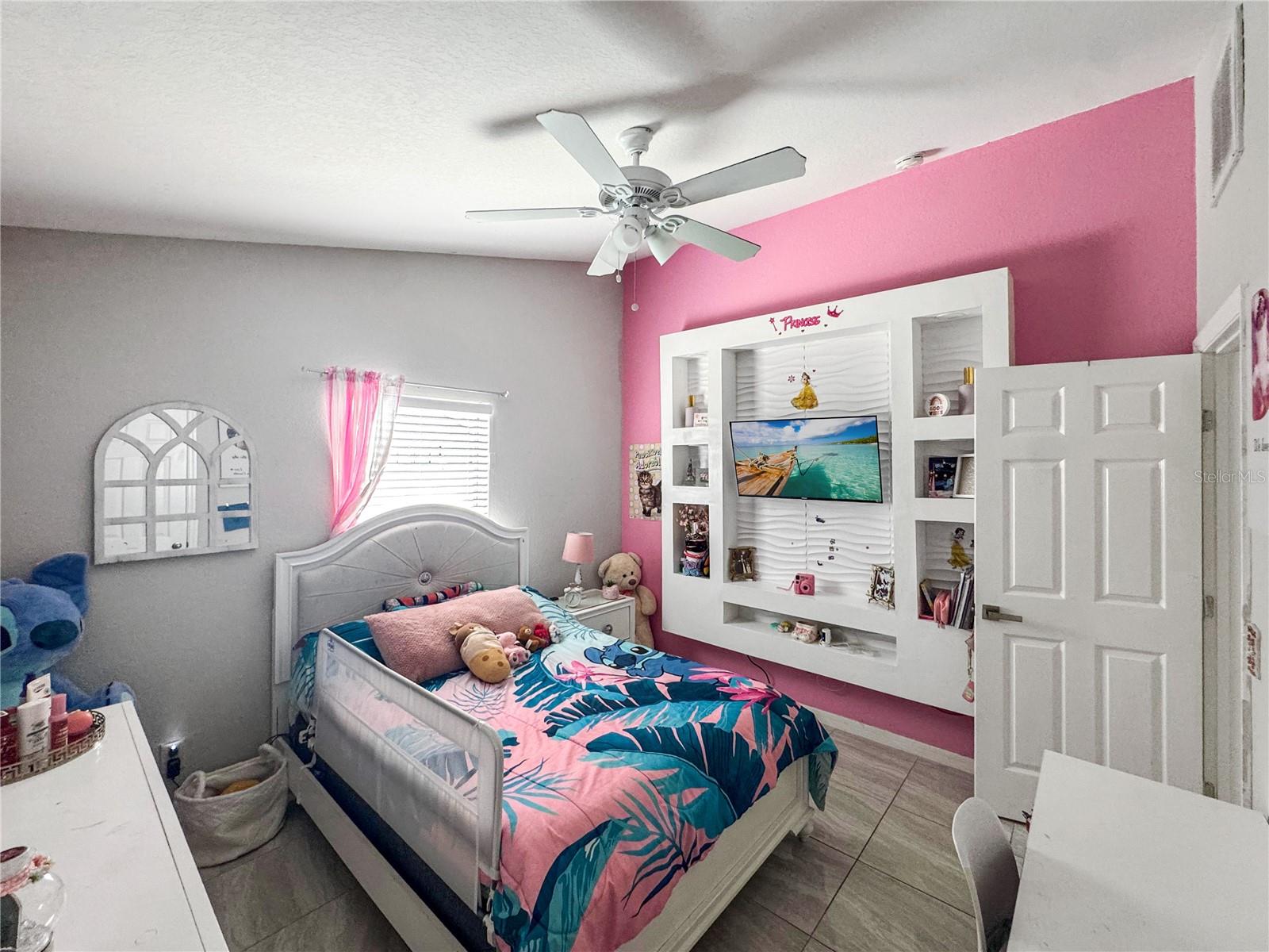 LAKE ROCHELLE ESTATES - Residential