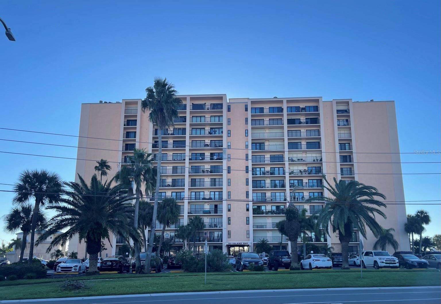 51 ISLAND WAY 1109