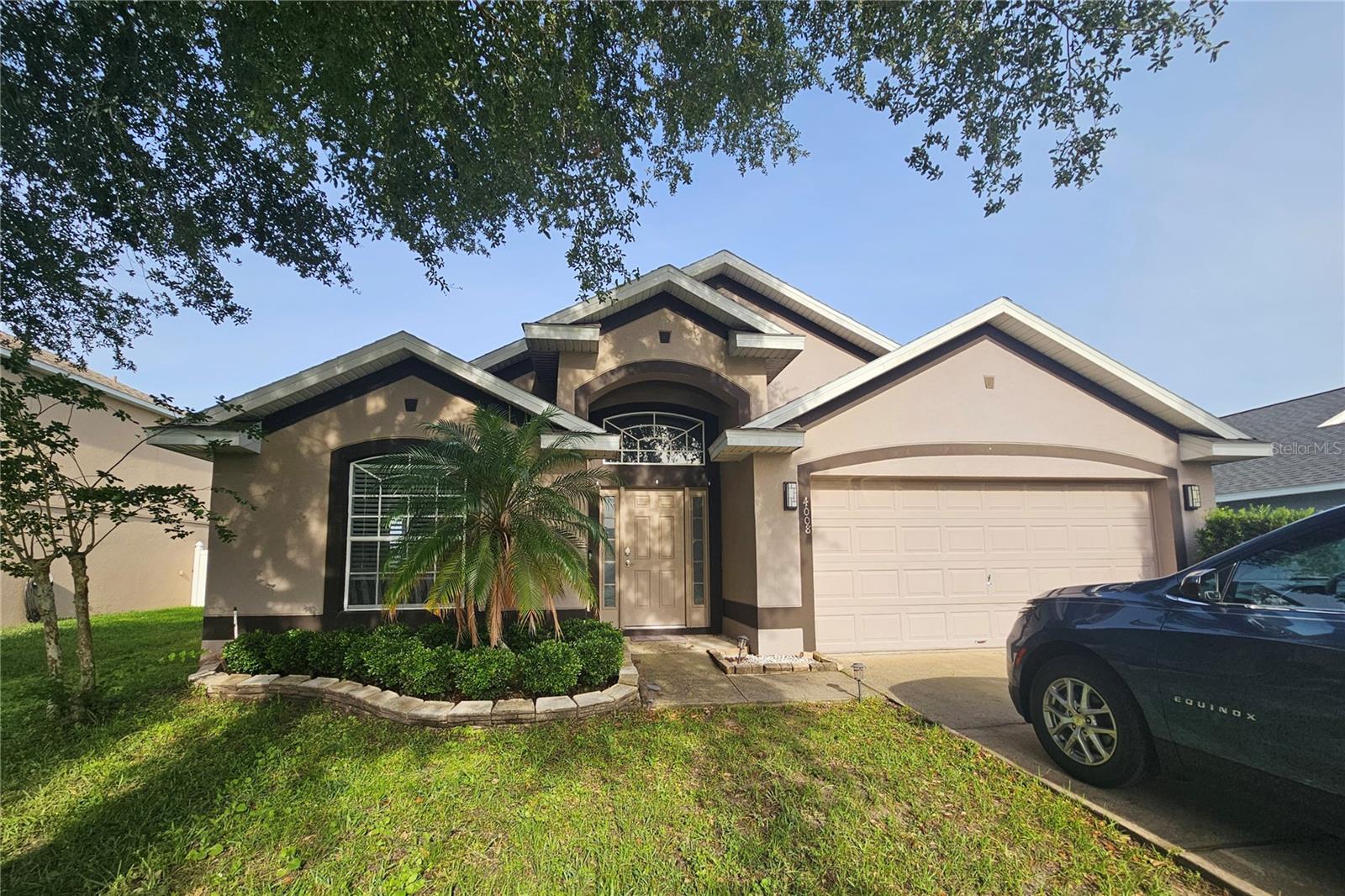 Nice room near the airport and Lake Nona. Price includes water and electricity.