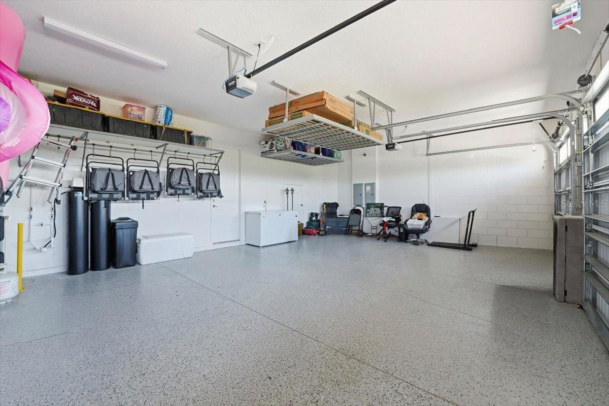 EAGLE CREEK - Residential