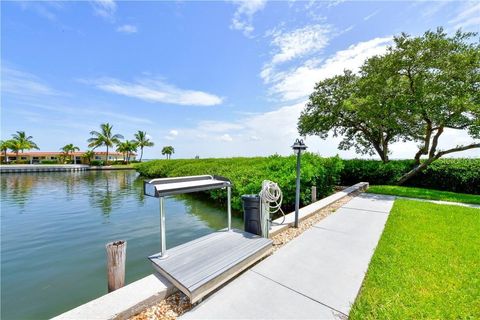 A home in LONGBOAT KEY