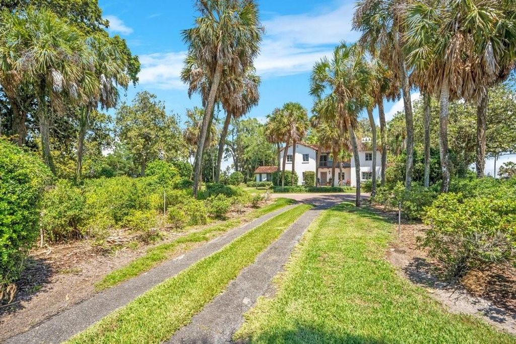 Photo of 14365 SE Highway 42, Weirsdale, FL 32195 (MLS # O6415587)